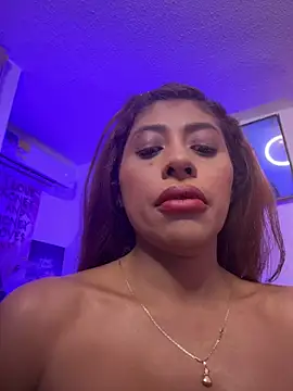 Snapshot of canela_10 chatting on 07-14-26, 02:05 canela 10 online show from 07-14-26, 02:05