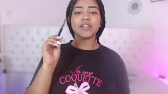 Snapshot of sharlot_evans_ chatting on 01-07-26, 12:32 sharlot evans online show from 01-07-26, 12:32