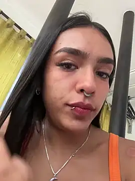 Michelle se online show from 02-21-25, 03:21