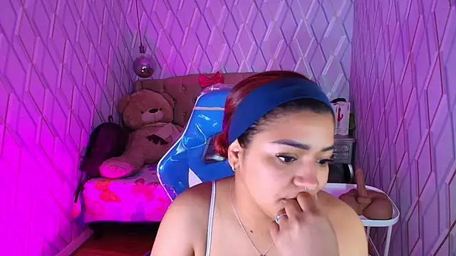 NicolleTaylor online show from 01-14-26, 03:43