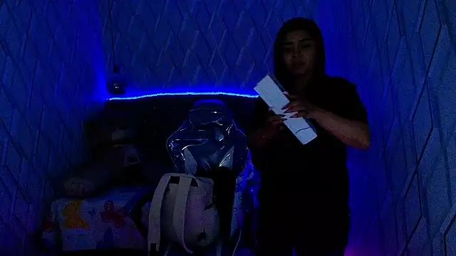 NicolleTaylor online show from 11-06-25, 02:15