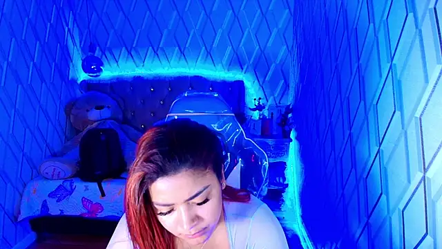 NicolleTaylor online show from 11-21-25, 04:11