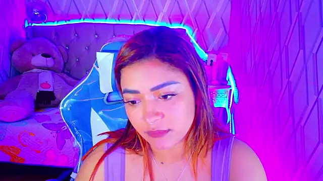 NicolleTaylor online show from 10-18-25, 03:30