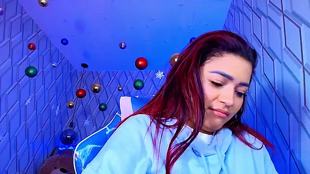 NicolleTaylor online show from 12-15-25, 04:07