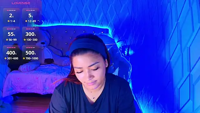 NicolleTaylor online show from 11-20-25, 03:51