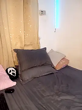 Isabella Du online show from 10-21-25, 01:21