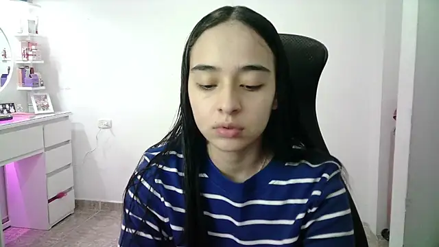Snapshot of aineangeel chatting on 05-23-26, 01:37 aineangeel online show from 05-23-26, 01:37