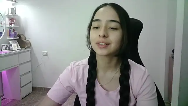 Snapshot of aineangeel chatting on 04-22-26, 11:55 aineangeel online show from 04-22-26, 11:55