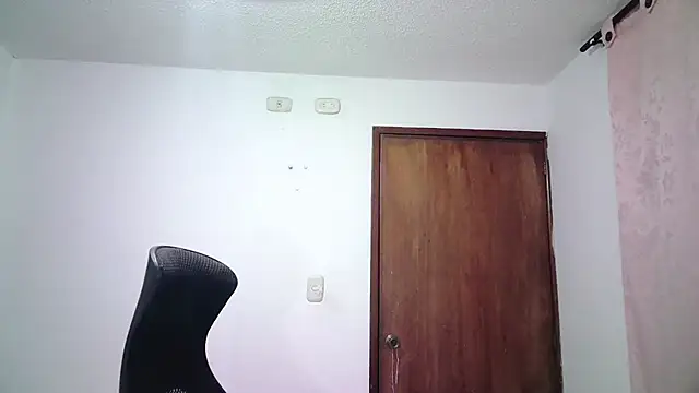 Snapshot of aineangeel chatting on 10-01-25, 01:11 aineangeel online show from 10-01-25, 01:11