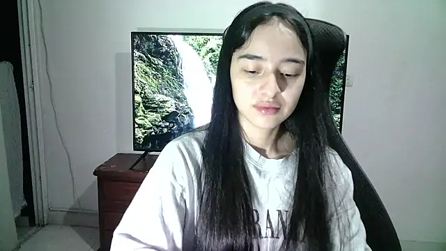 Snapshot of aineangeel chatting on 02-28-25, 02:09 aineangeel online show from 02-28-25, 02:09