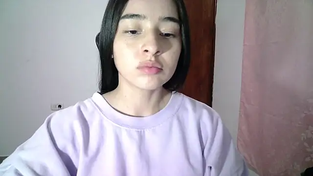 Snapshot of aineangeel chatting on 09-21-25, 01:11 aineangeel online show from 09-21-25, 01:11