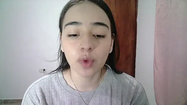 Snapshot of aineangeel chatting on 10-05-25, 01:18 aineangeel online show from 10-05-25, 01:18