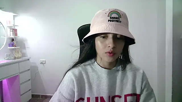 Snapshot of aineangeel chatting on 11-04-25, 12:25 aineangeel online show from 11-04-25, 12:25