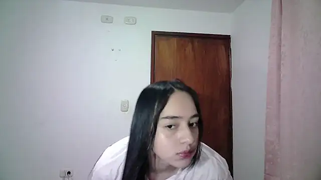 Snapshot of aineangeel chatting on 09-22-25, 12:27 aineangeel online show from 09-22-25, 12:27