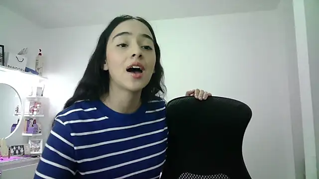 Snapshot of aineangeel chatting on 05-24-26, 12:21 aineangeel online show from 05-24-26, 12:21