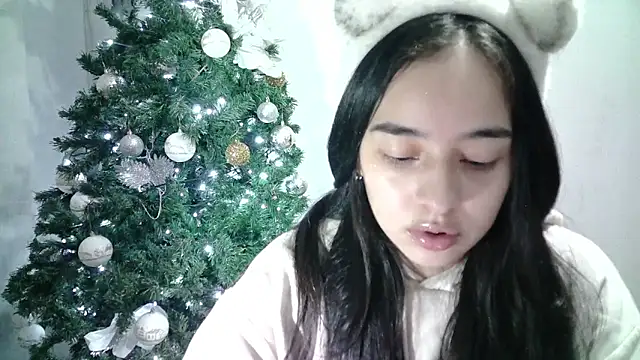 Snapshot of aineangeel chatting on 02-13-25, 02:45 aineangeel online show from 02-13-25, 02:45