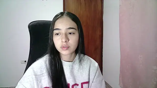 Snapshot of aineangeel chatting on 10-09-25, 12:22 aineangeel online show from 10-09-25, 12:22