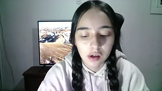 Snapshot of aineangeel chatting on 02-26-25, 03:03 aineangeel online show from 02-26-25, 03:03