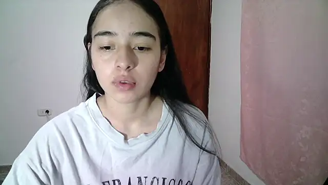 Snapshot of aineangeel chatting on 09-29-25, 01:12 aineangeel online show from 09-29-25, 01:12