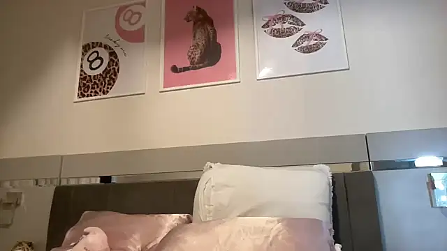 petitebeauty online show from 05-19-26, 01:51