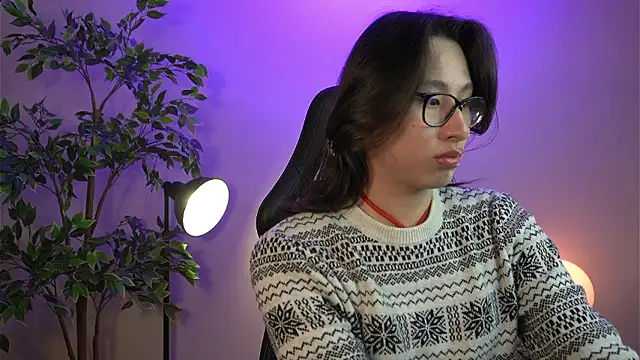 Snapshot of SrLuis18 chatting on 12-01-24, 11:21 SrLuis18 online show from 12-01-24, 11:21