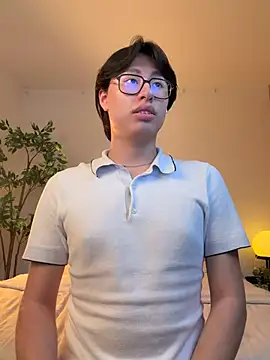 SrLuis18 online show from 05-17-26, 04:34