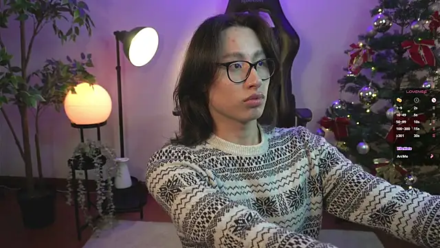 Snapshot of SrLuis18 chatting on 12-13-24, 01:37 SrLuis18 online show from 12-13-24, 01:37