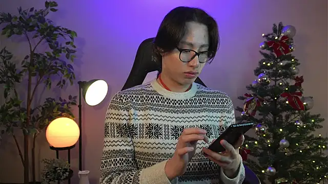 Snapshot of SrLuis18 chatting on 12-24-24, 05:55 SrLuis18 online show from 12-24-24, 05:55