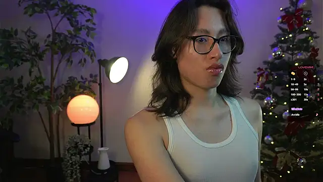 Snapshot of SrLuis18 chatting on 12-22-24, 06:17 SrLuis18 online show from 12-22-24, 06:17