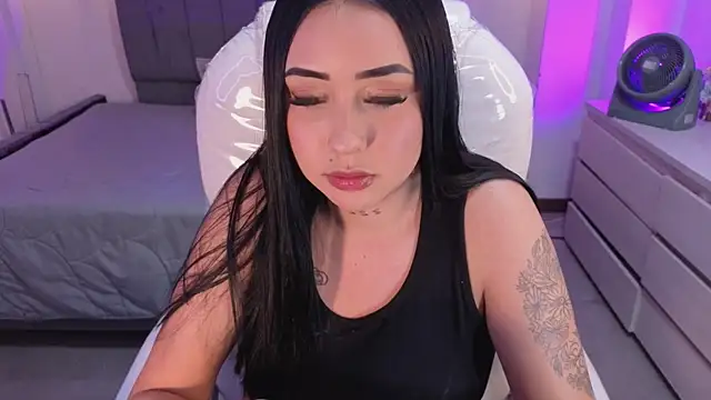 iam sofiia online show from 04-17-26, 08:44