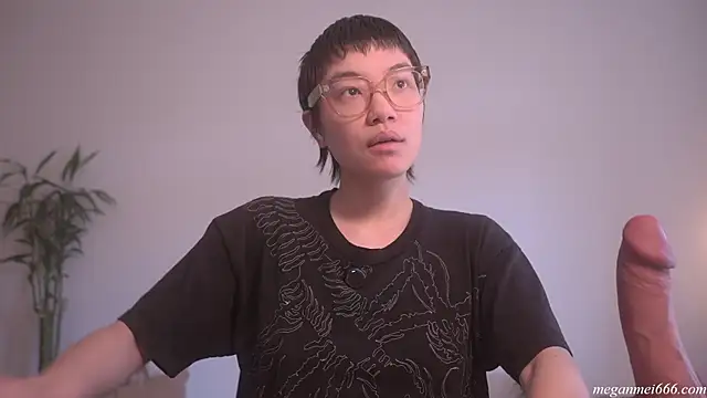 Snapshot of meganmei666 chatting on 03-21-26, 05:28 meganmei666 online show from 03-21-26, 05:28