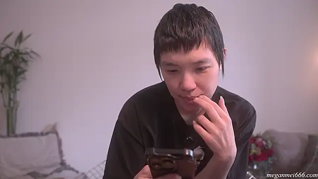 Snapshot of meganmei666 chatting on 03-27-26, 05:47 meganmei666 online show from 03-27-26, 05:47