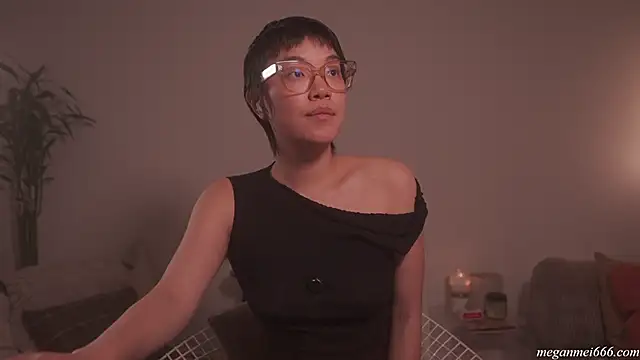 Snapshot of meganmei666 chatting on 04-10-26, 02:07 meganmei666 online show from 04-10-26, 02:07