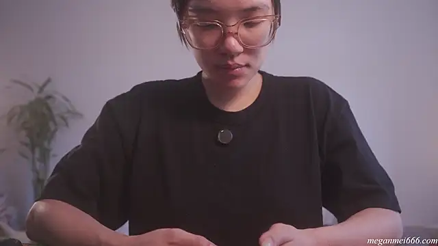 Snapshot of meganmei666 chatting on 04-14-26, 06:02 meganmei666 online show from 04-14-26, 06:02