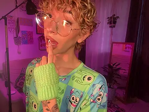 lyamthommpson online show from 03-17-26, 08:34