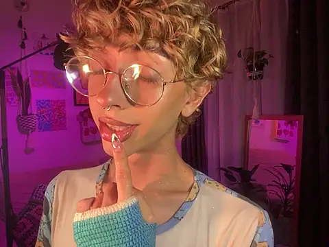 lyamthommpson online show from 02-28-26, 03:50