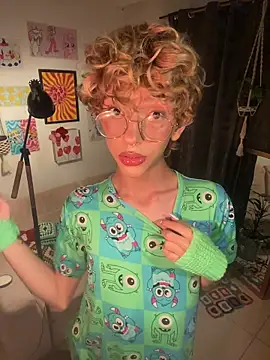 lyamthommpson online show from 02-08-26, 02:53