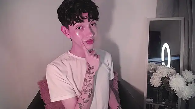 lyamthommpson online show from 02-08-25, 04:14