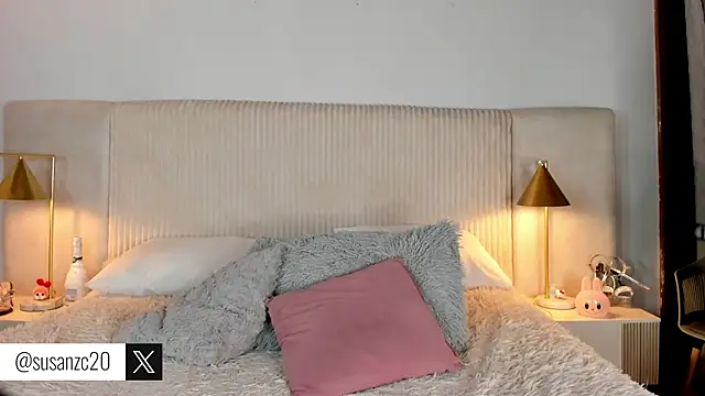 Snapshot of susan_zc chatting on 09-26-25, 08:27 susan zc online show from 09-26-25, 08:27