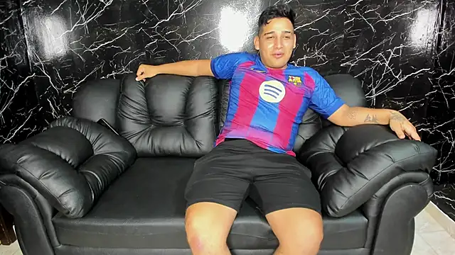 Snapshot of sweethot___ chatting on 09-14-25, 02:39 sweethot online show from 09-14-25, 02:39