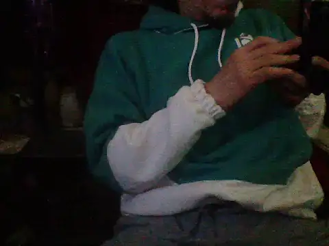 Snapshot of mrdemoncrowly chatting on 06-10-26, 04:03 mrdemoncrowly online show from 06-10-26, 04:03