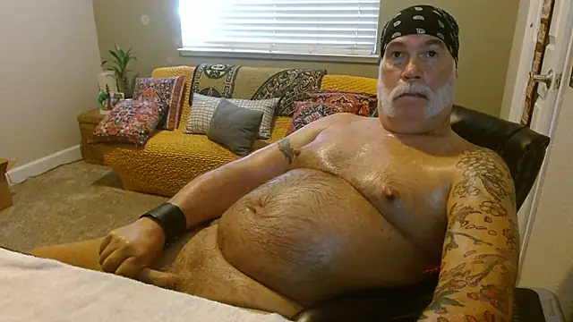 musclebearnips online show from 10-21-25, 06:07
