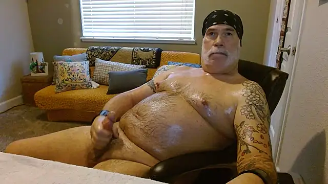 musclebearnips online show from 02-26-25, 07:10