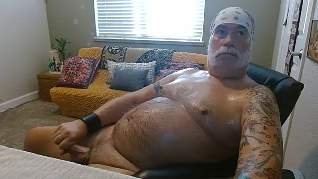 musclebearnips online show from 10-29-25, 05:12