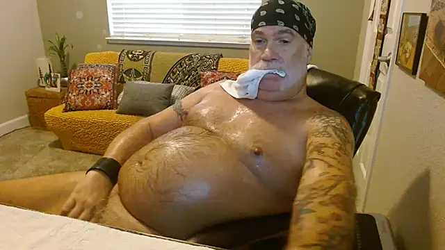 musclebearnips online show from 11-08-25, 11:41