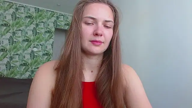 Snapshot of Olivia_shine chatting on 06-17-26, 04:23 Olivia shine online show from 06-17-26, 04:23