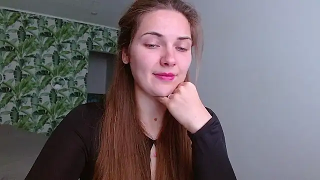 Olivia shine online show from 10-10-25, 04:24