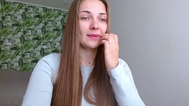 Olivia shine online show from 09-27-25, 04:29