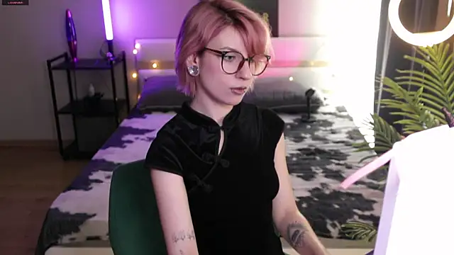 Snapshot of _Moonlight_t chatting on 05-23-26, 12:59 Moonlight t online show from 05-23-26, 12:59