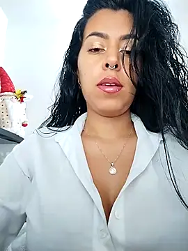 Emily Wane online show from 12-22-25, 03:56